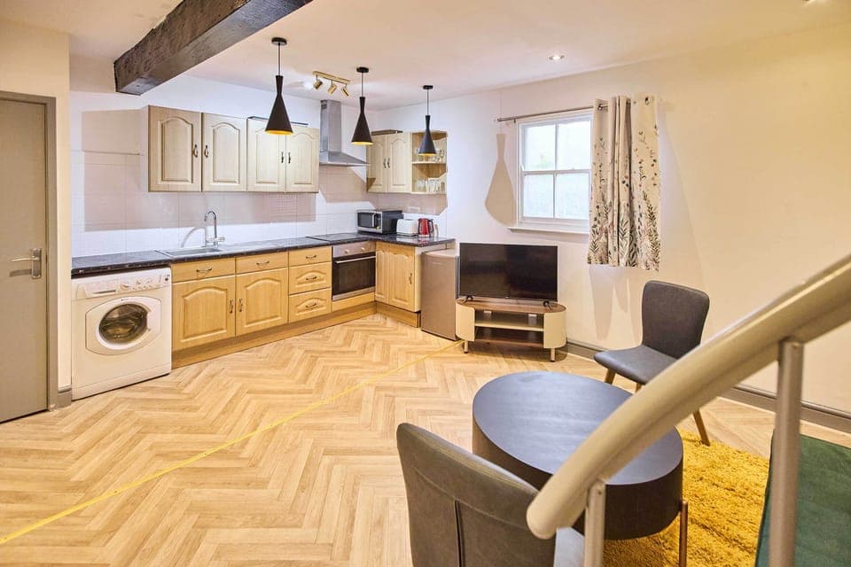 Emporium Apartment B, Nottingham - Host & Stay