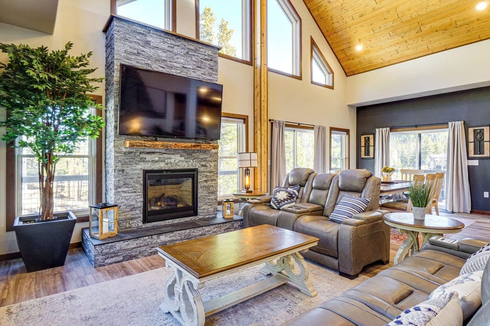 Blue River Vacation Rental | 4BR | 5BA | 3,729 Sq Ft | 2 Steps Required