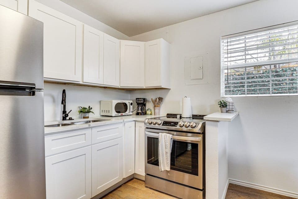 Kitchen | Drip Coffee Maker | Blender | Toaster | Cooking Basics