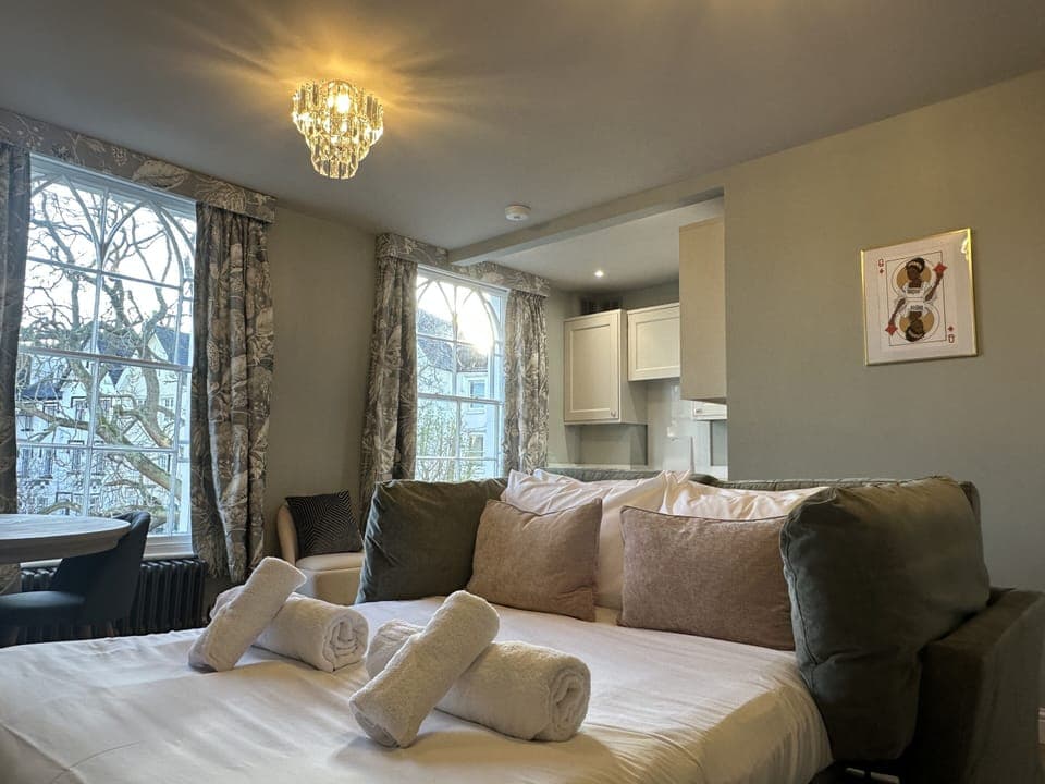 Diamonds: open plan lounge, dining & kitchen