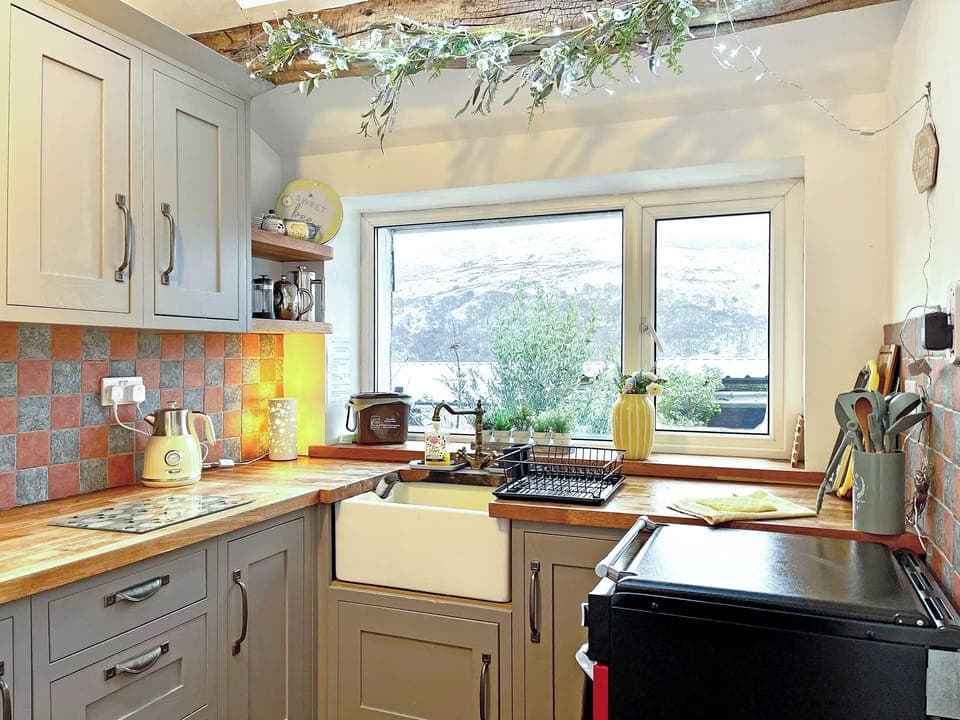 Kitchen | Wenallt Cottage, Nantlle, near Caernarfon