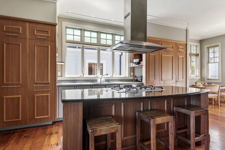 Chef`s kitchen with large island