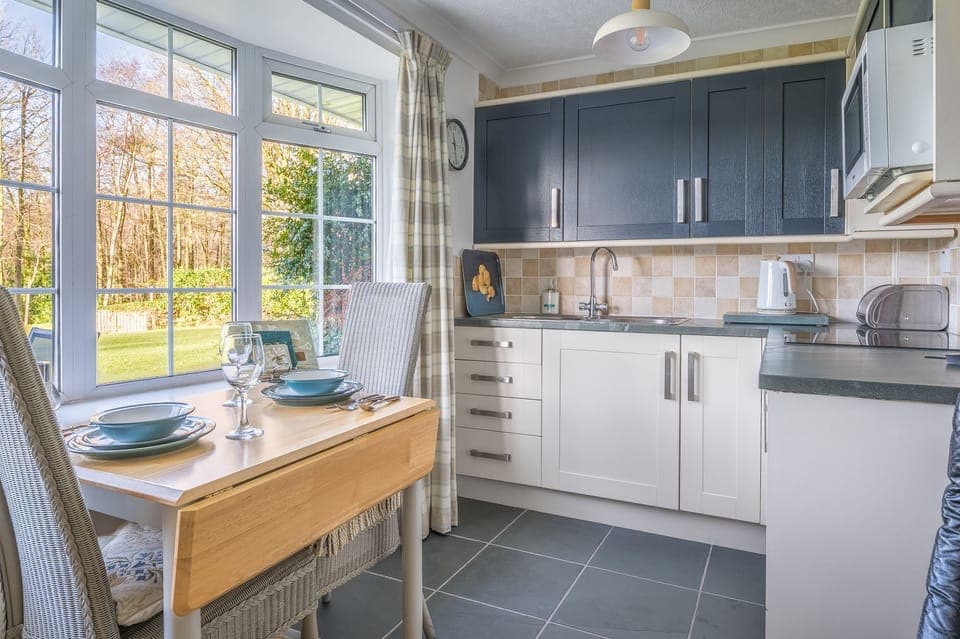 Kitchen with lake view in 11 Priory Cottages, Windermere