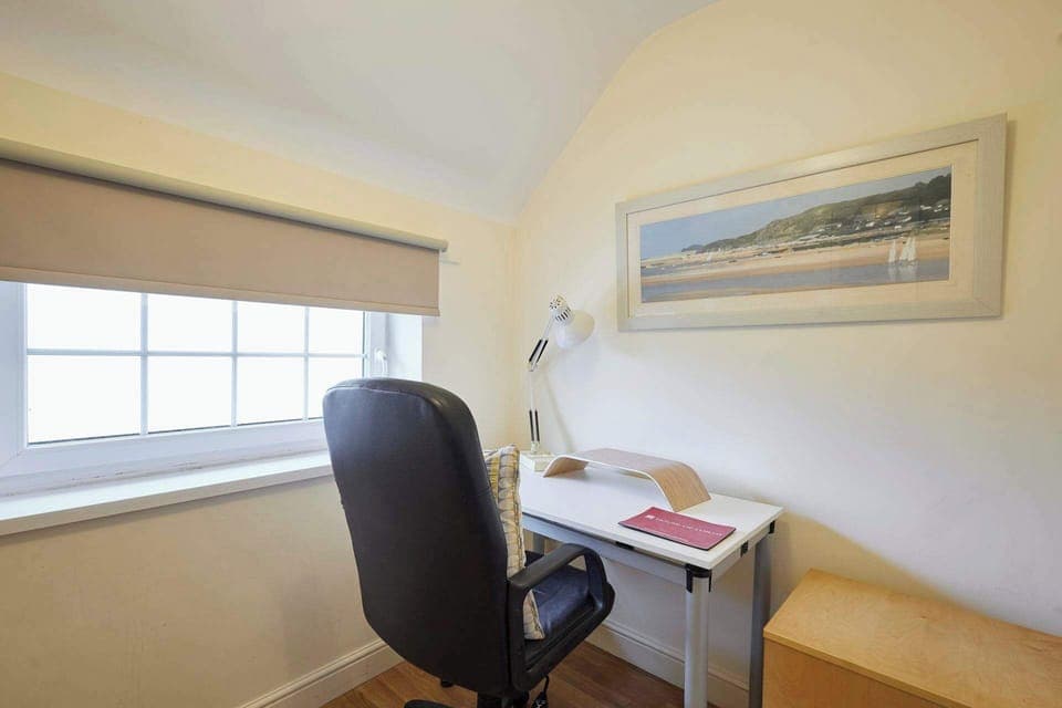 Amberleigh, Seahouses - Host & Stay