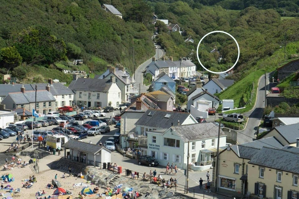 The location of Gervic Cottage in relation to the beach