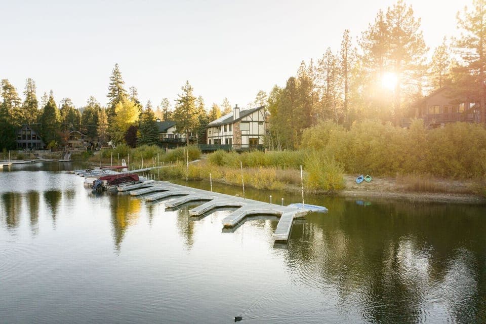 Serene lake front location