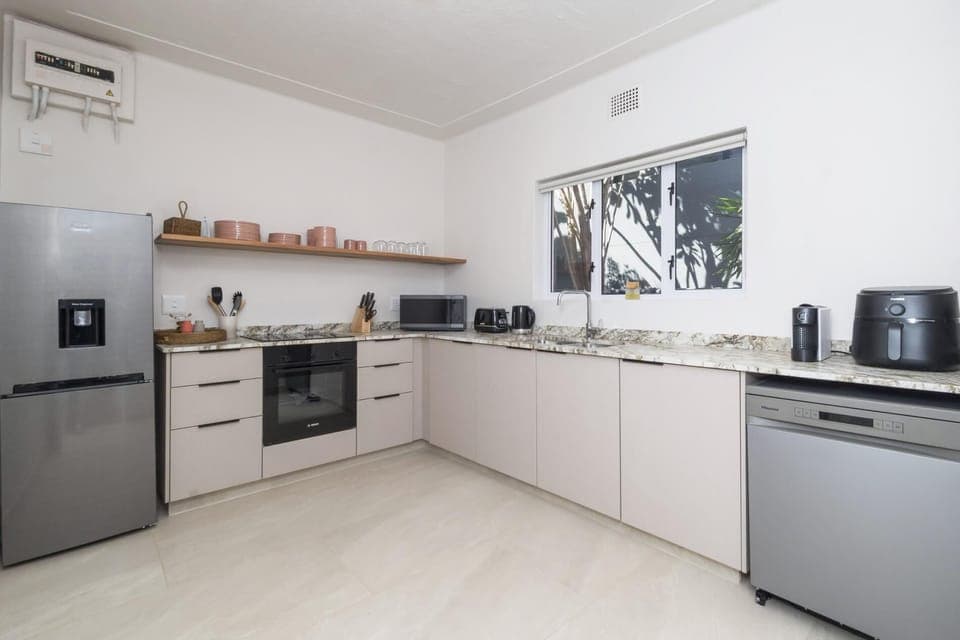 Kiandra Modern Bantry Bay 2-Bed: Walk to Promenade (33323)