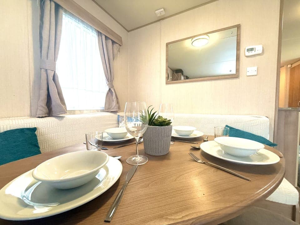 Living Room / Lounge