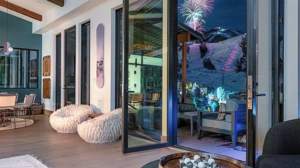 Deck, Upper Level - Enjoy scenic ski slope views.