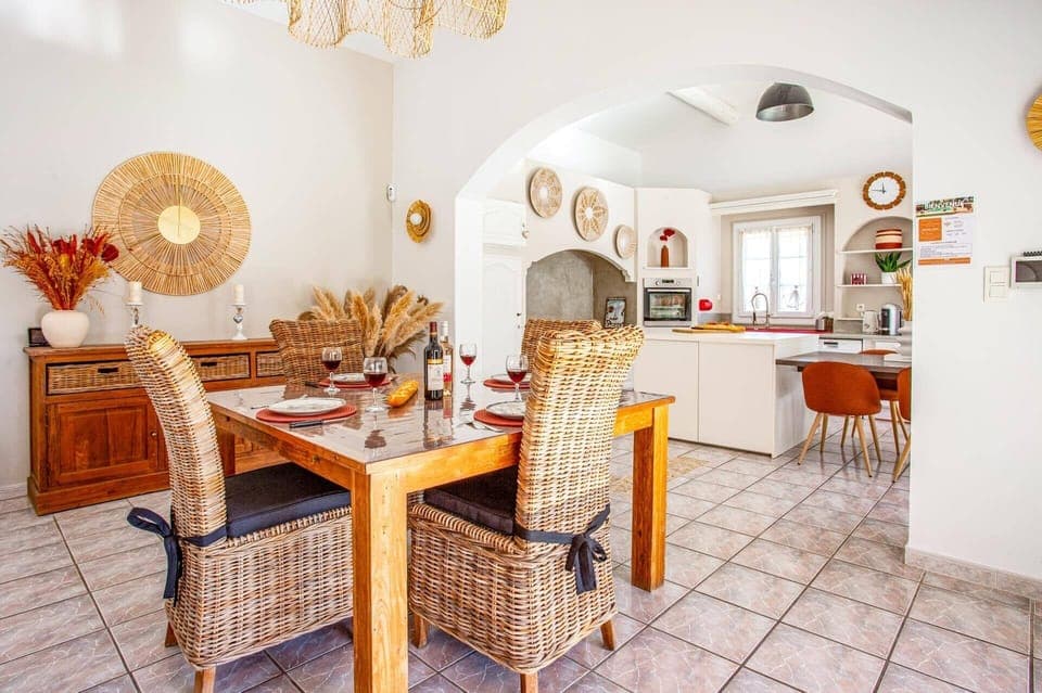 Villa Valleron image