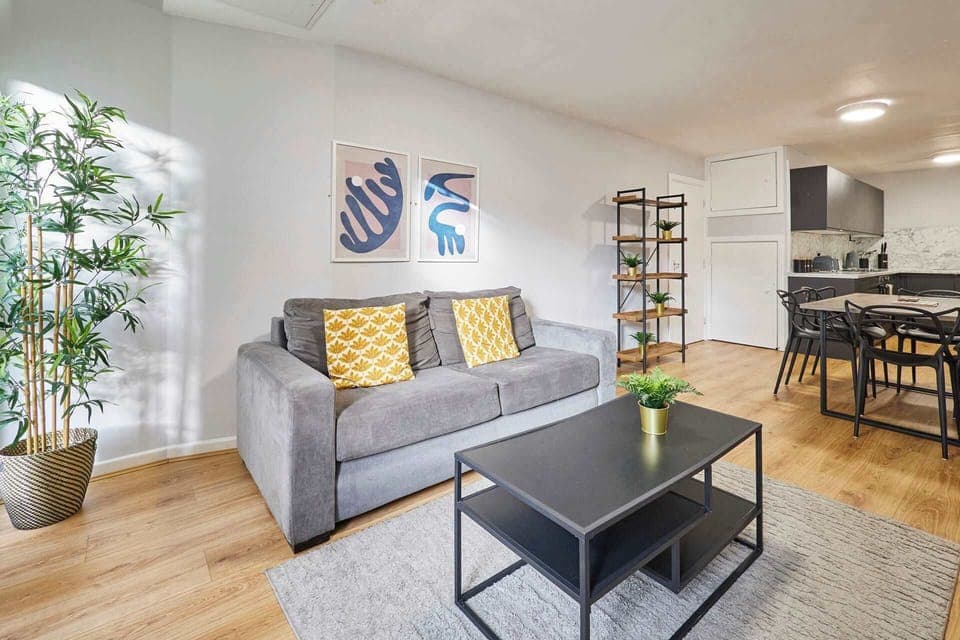 Apartment 6 Stanley Street, Liverpool - Host & Stay 