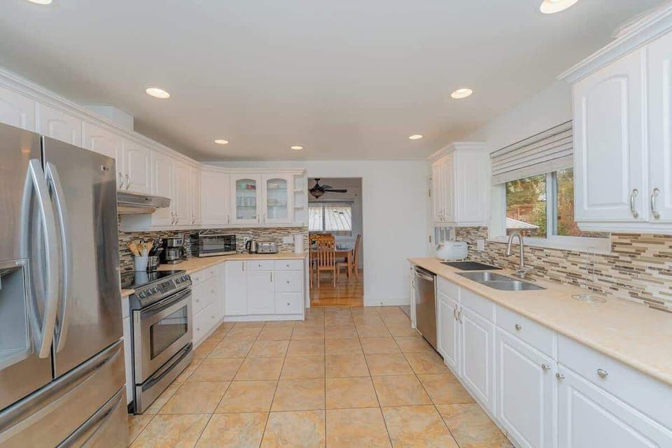 功能齐全的厨房