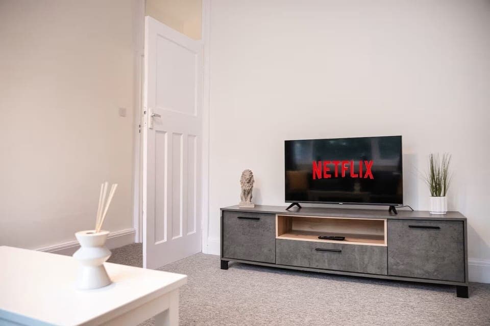 Lounge with Smart TV