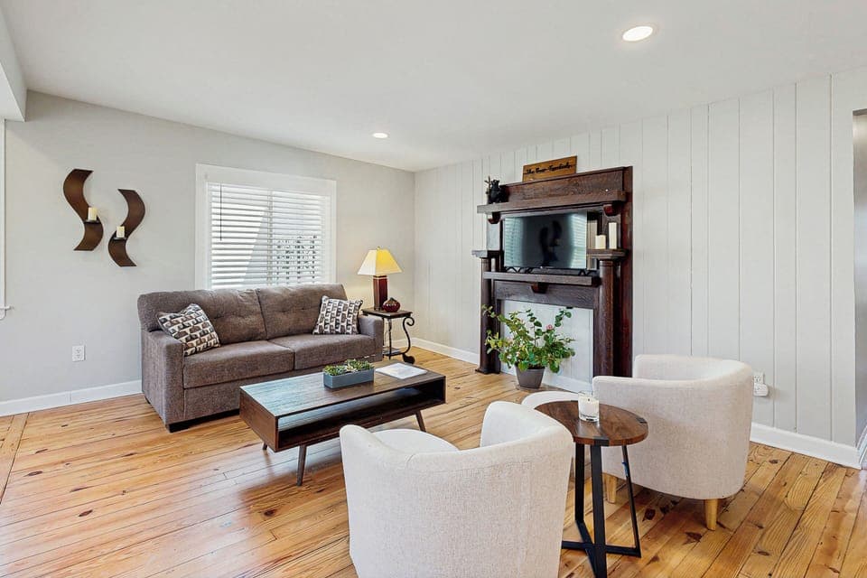 Black Mountain Vacation Rental | 2BR | 2BA | 1,100 Sq Ft | Steps to Enter