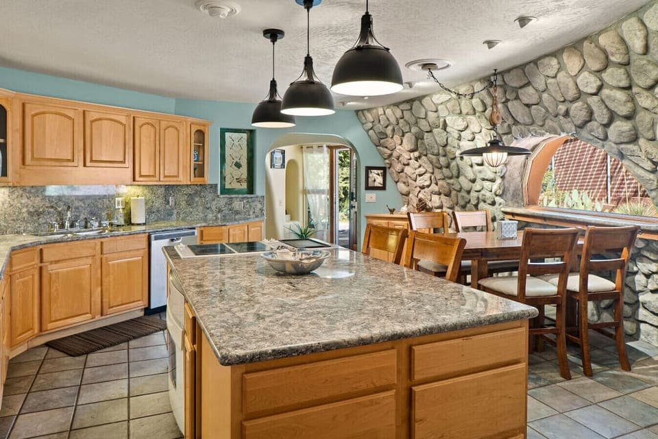 Full kitchen with dining space