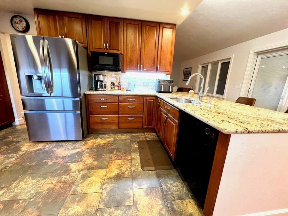 Fully equipped kitchen with coffee station