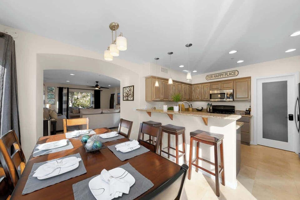 Dining room & kitchen open concept