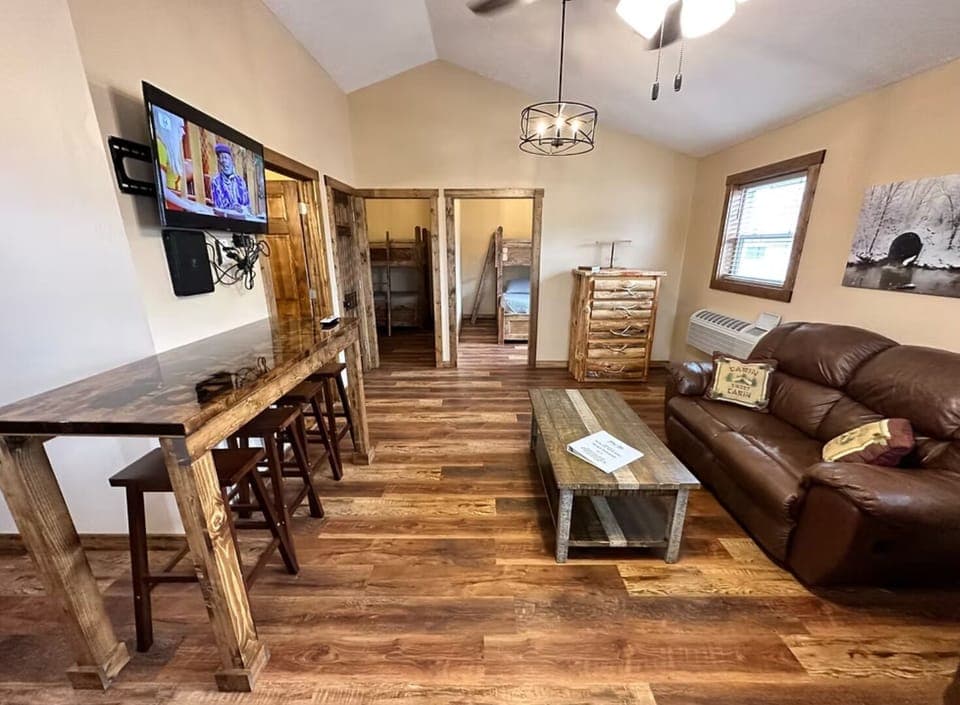 Living & Eating Area w/ TV