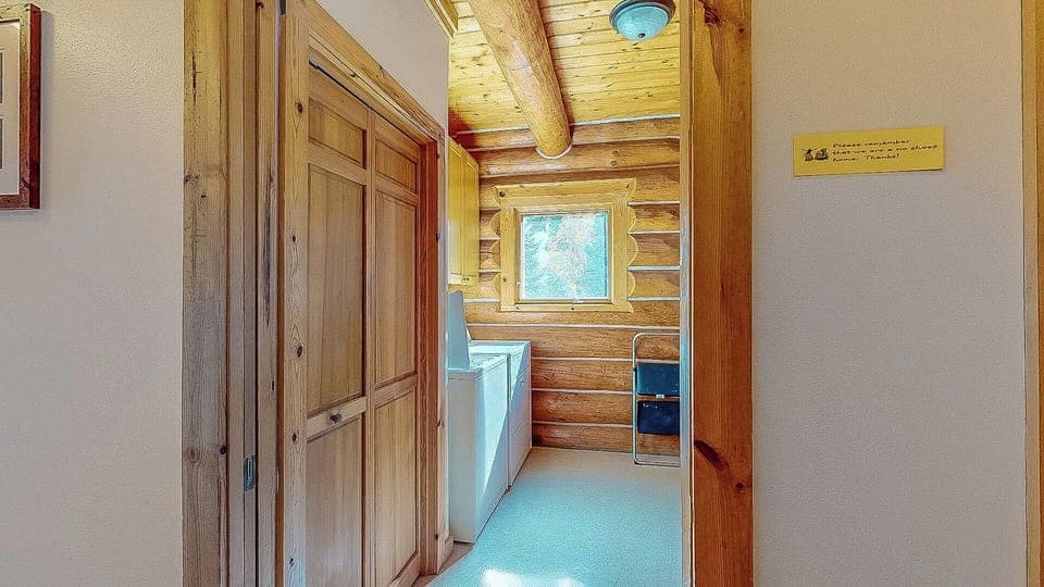 main floor laundry room 