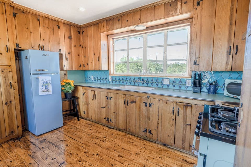 Full Kitchen with everything needed for a homecooked meal!