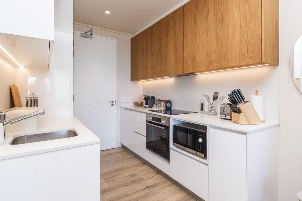 Hout Bay Beach House Studio with Balcony & Pool (33432)