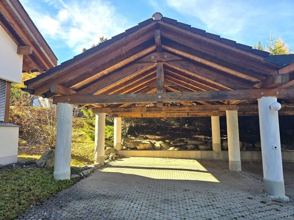 Wood, Roof, Beam, Shade, Ceiling, Outdoor Structure, Column, Lumber, Daylighting