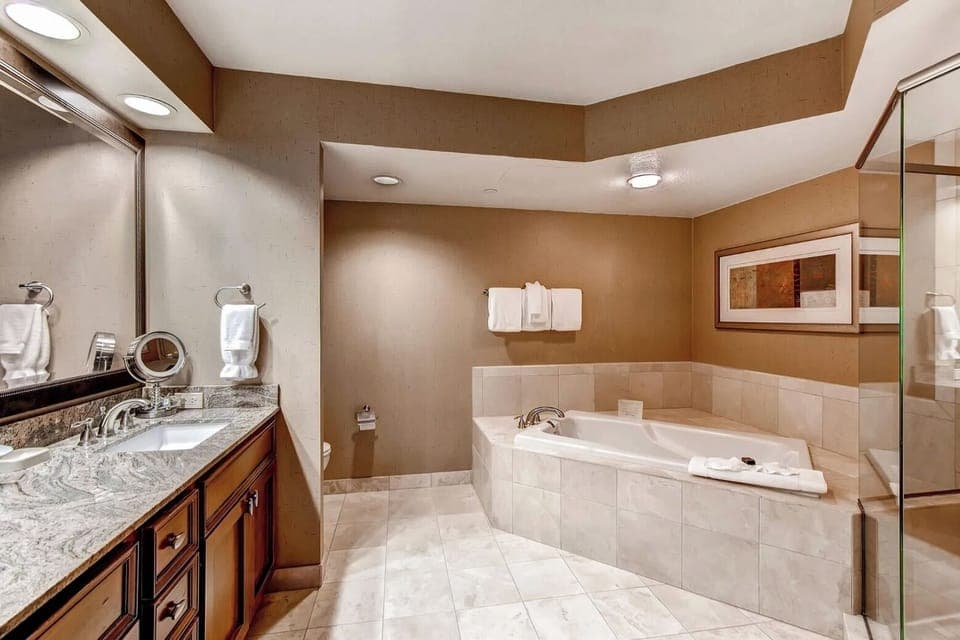 St. James Beaver Creek Resort - Bathroom