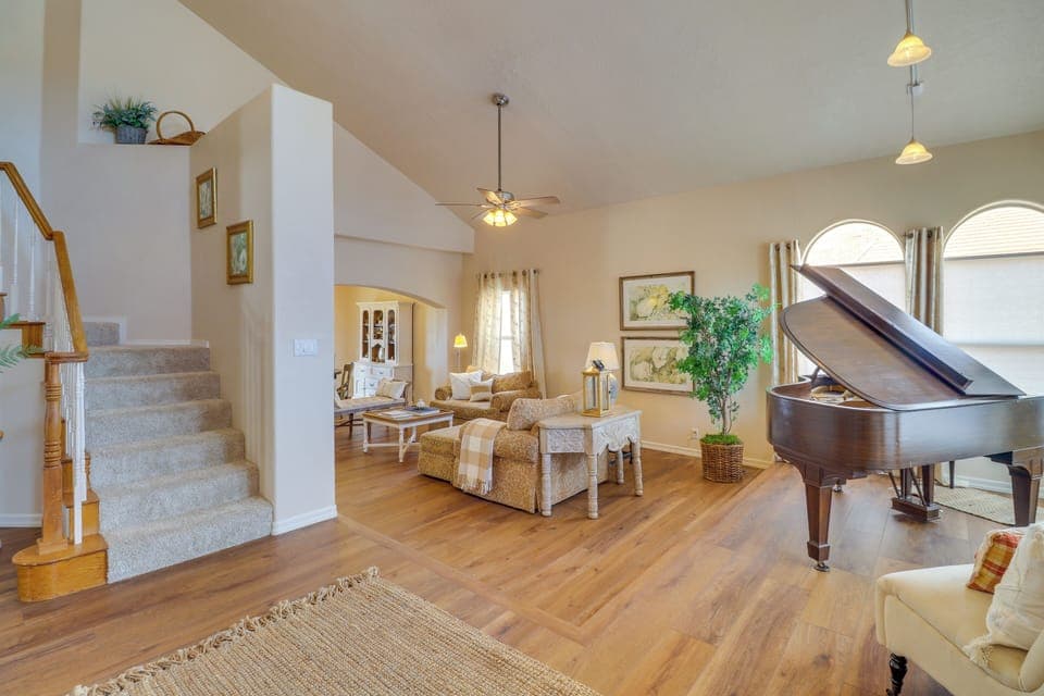 Rio Rancho Vacation Rental | 4BR | 3.5BA | 2,890 Sq Ft | Step to Enter