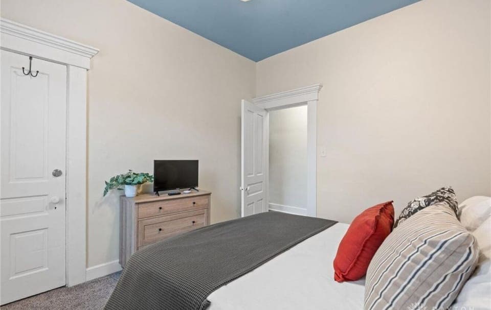 Smart TV(bedroom #3)