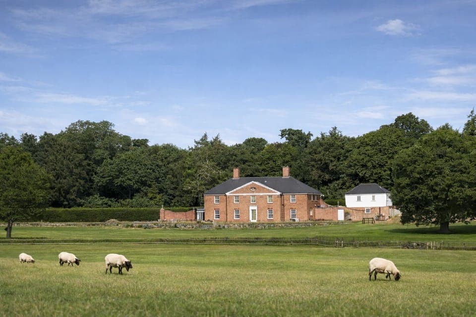 Stunning beautiful 9 bedroom country house
