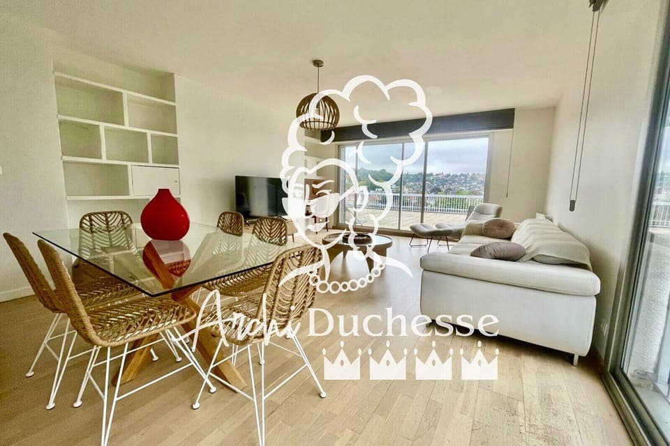 Magnifique salon convivial et très lumineux 