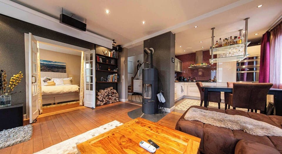 Living Room and Home Cinema (Beamer) and attached Kitchen