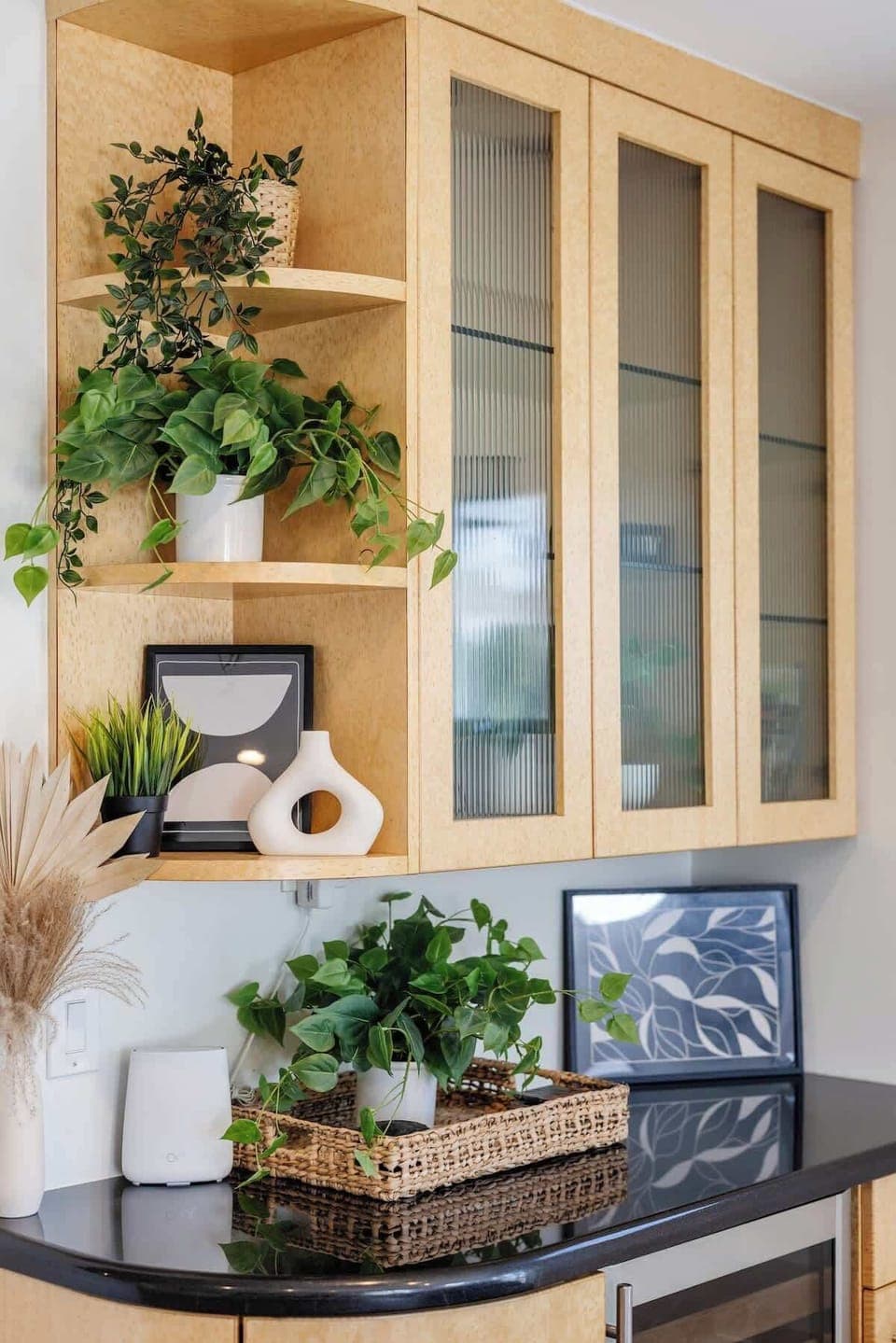 Also in the living space is the wine bar with a fridge to keep your bottles at the perfect temperature