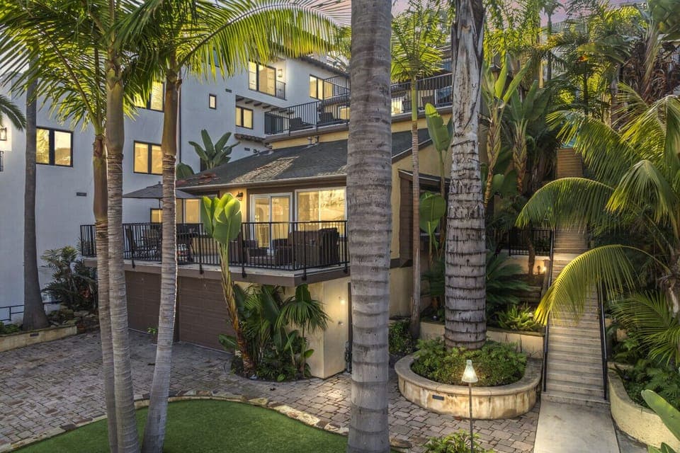 2 private parking spaces.  1 in the garage and 1 in the oversized driveway.  Plenty of street parking for overflow.