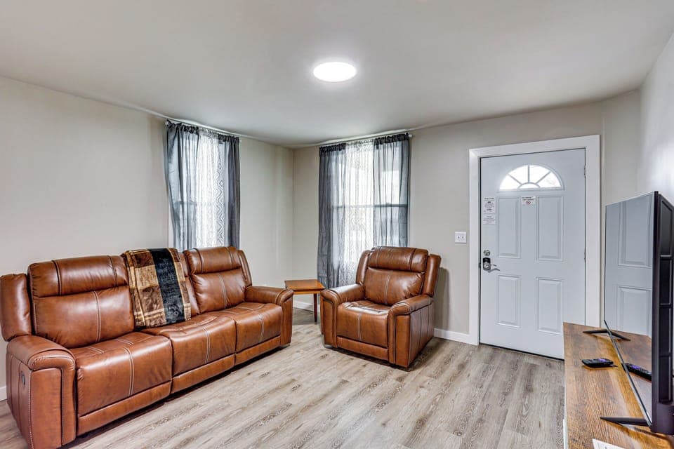 Lemoyne Vacation Rental | 3BR | 1.5BA | 1,400 Sq Ft | Stairs Required