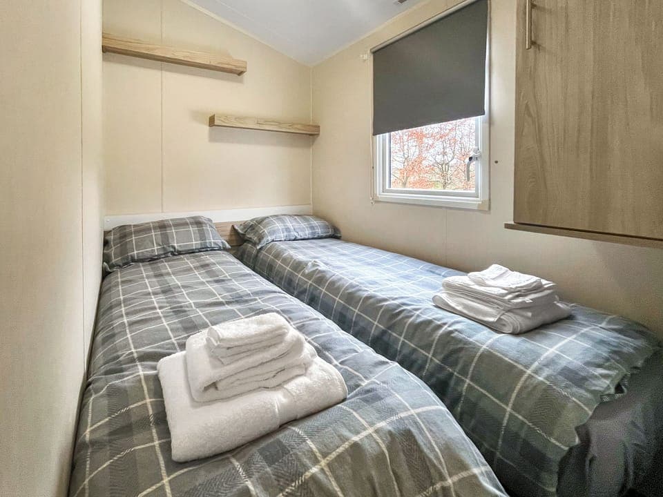 Twin bedroom | Jordana Lodge, Edzell