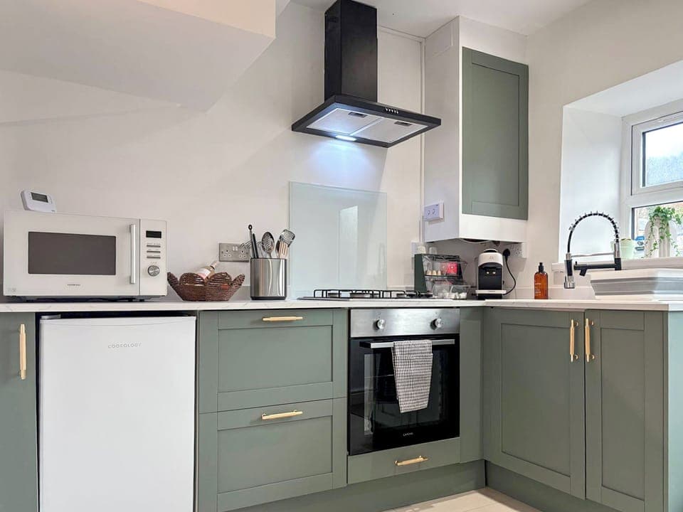 Kitchen | Mini Goose Cottage - Goose Eye Retreats, Laycock