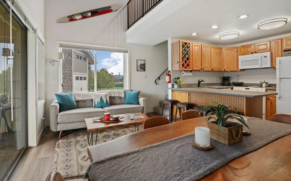 The kitchen in included in the living area so everyone can be together