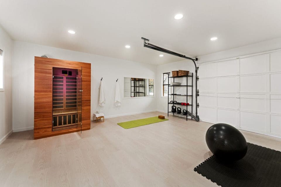 Private 1-Person Infrared Sauna