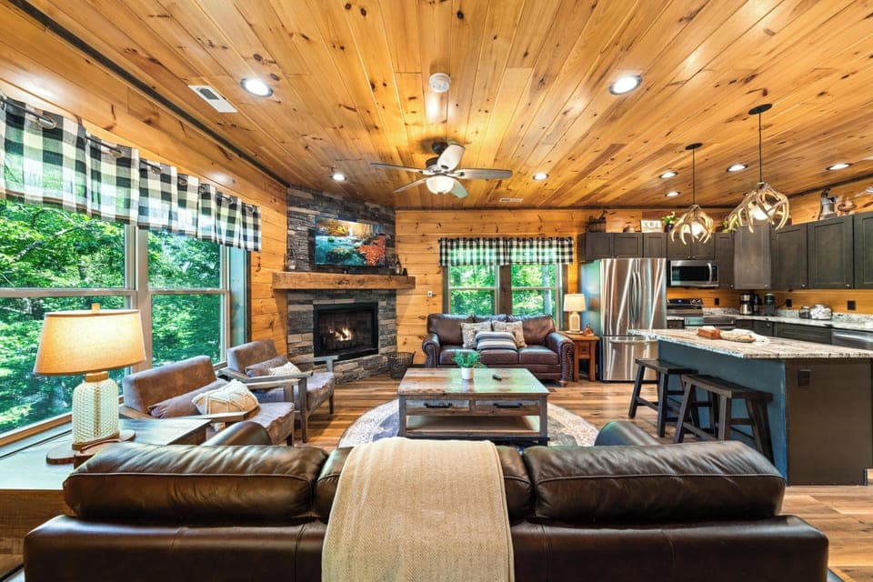 02-374-Buena-Vista-Dr-Sevierville-TN-2