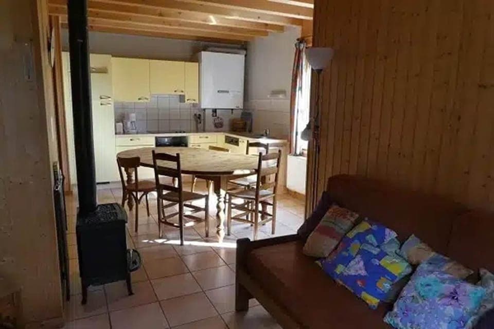 Chalet BEAUJON - Charmant gîte - Epervière Gite meublé de vacances avec sauna - cuisine et table à manger