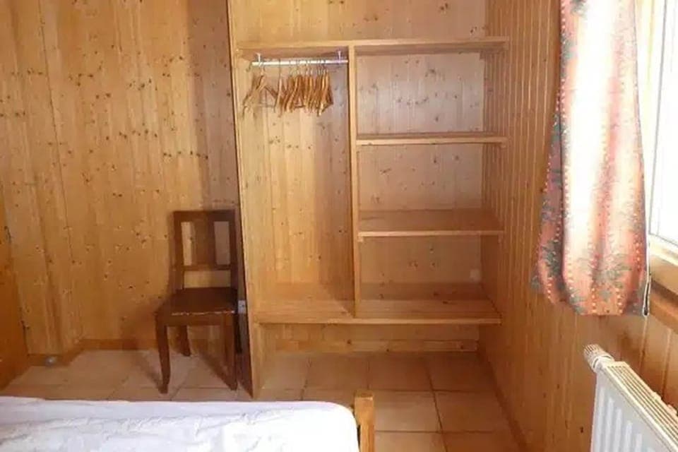Chalet BEAUJON - Charmant gîte - Epervière Gite meublé de vacances avec sauna - placard - rangement