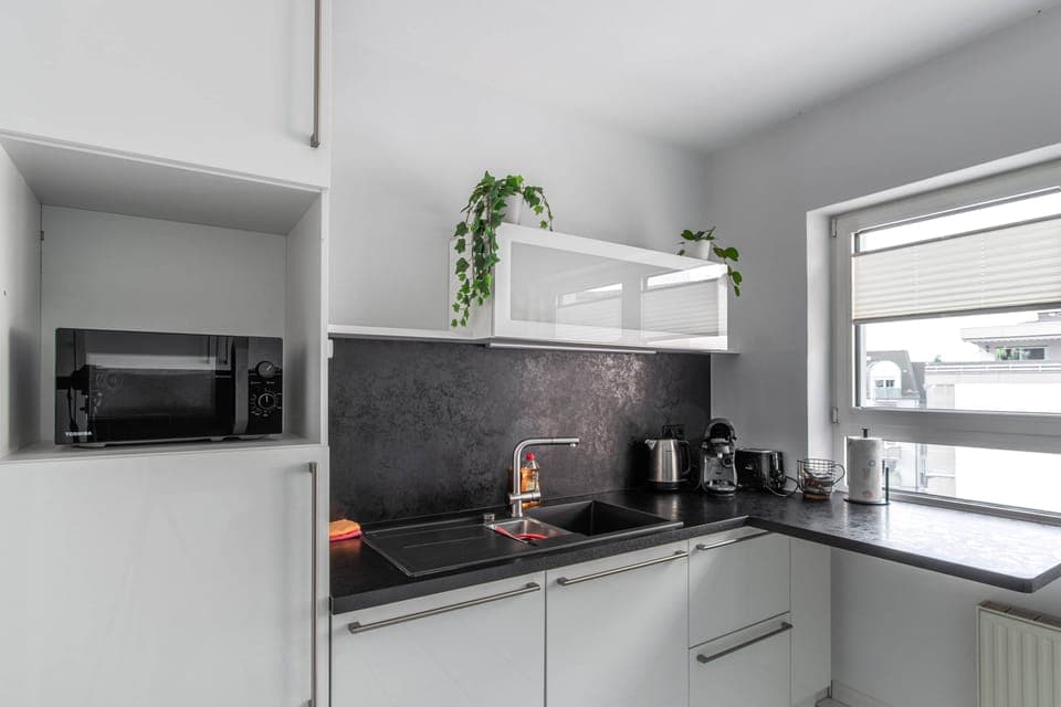 Modern kitchen – everything you need for cooking & enjoying