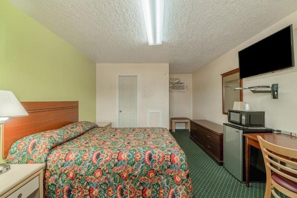 Bedroom. Interior and views may vary based on location and availability.