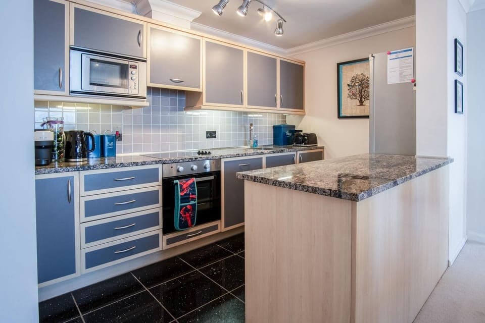 13 St Bride's Bay View - 4 Bedroom - Broad Haven (27006)