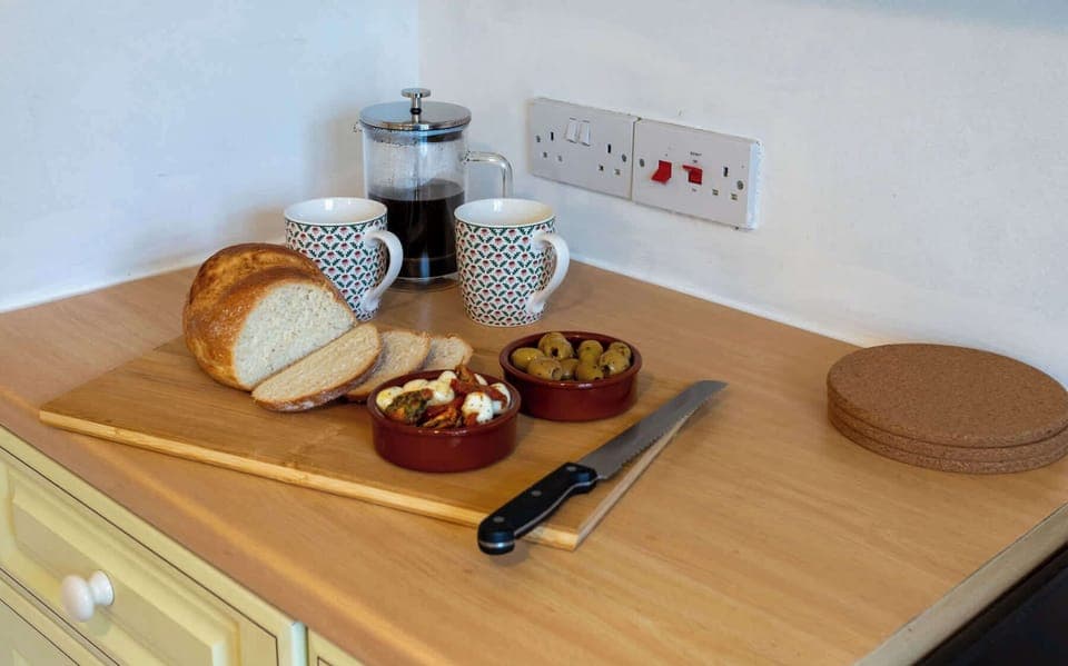 Spacious kitchen with all you need to cook