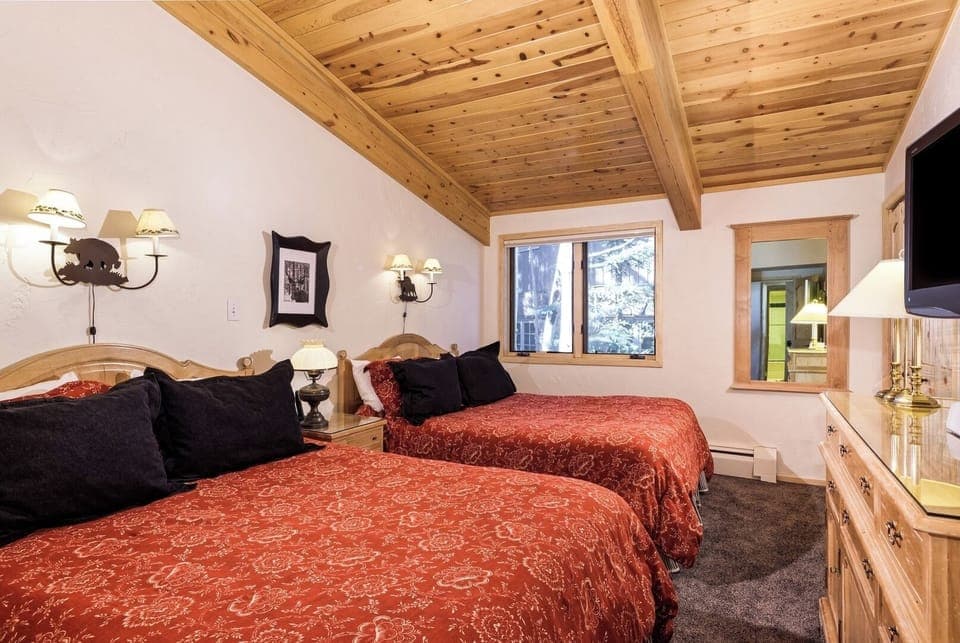 Aspen Core Condo - Bedroom
