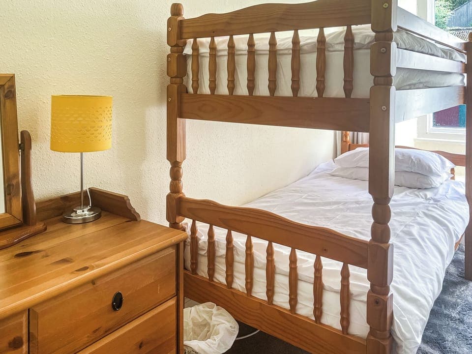 Bunk bedroom | Kenwith Cottage, Looe