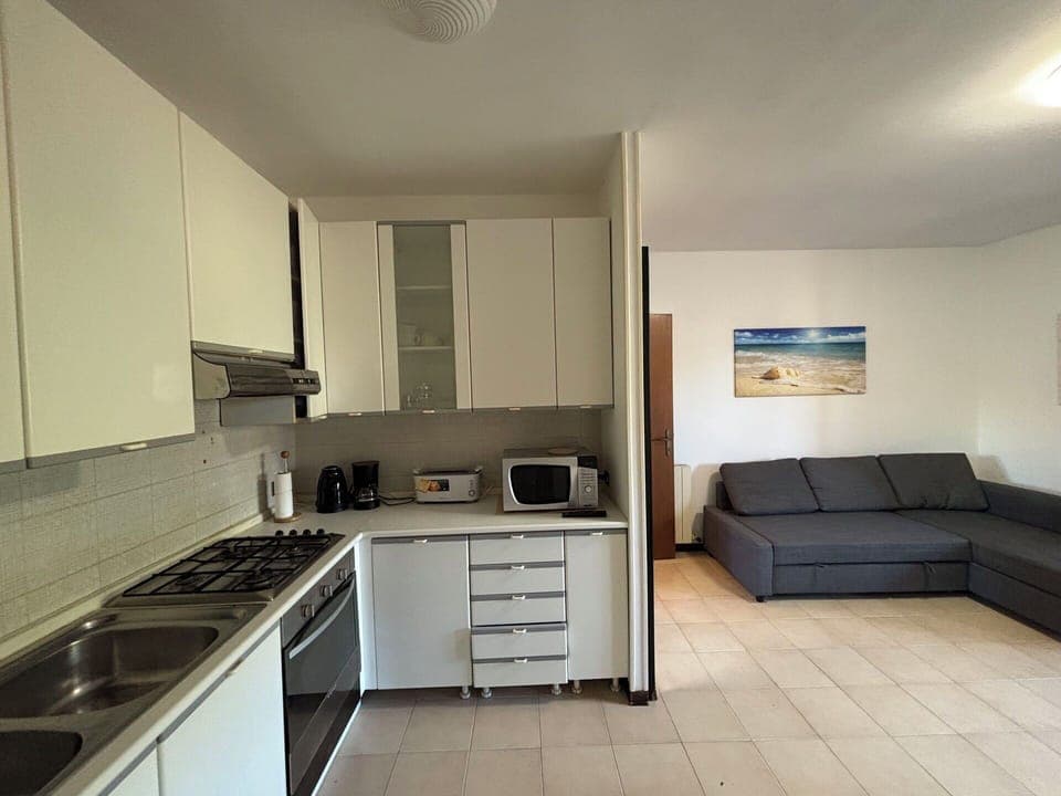 Autumn, Kitchen, Living Room, Spring, Summer