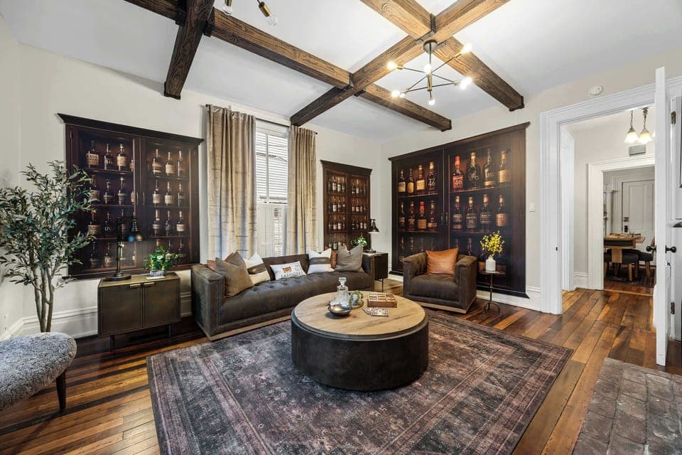Living Room: Spacious, stylish, and made for memories—this modern living area gives large groups the perfect place to gather and recharge.